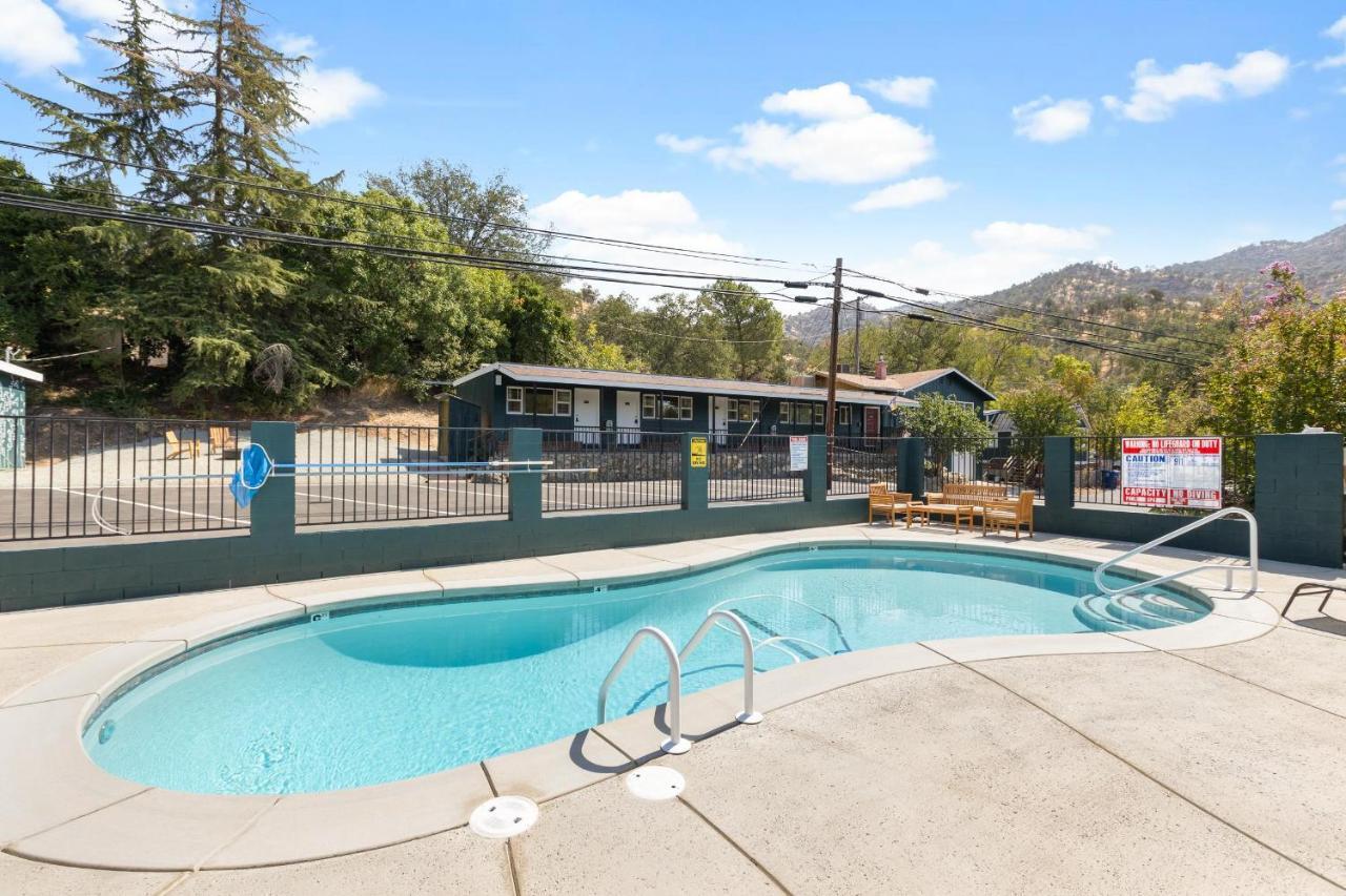 The Belle Sequoia Motel Rm9 Three Rivers Exteriör bild