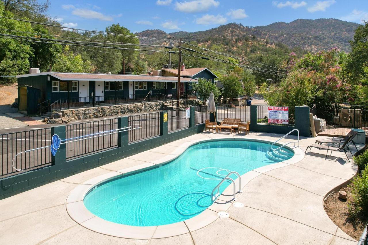 The Belle Sequoia Motel Rm9 Three Rivers Exteriör bild