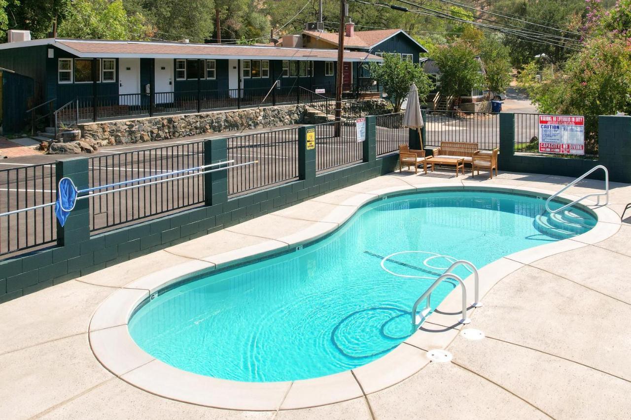 The Belle Sequoia Motel Rm9 Three Rivers Exteriör bild